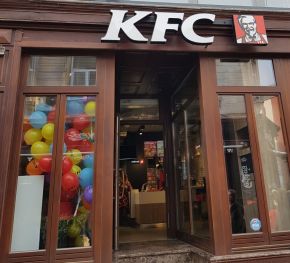 KFC își înfige brandul în Centrul vechi al capitalei și își continuă extinderea în România